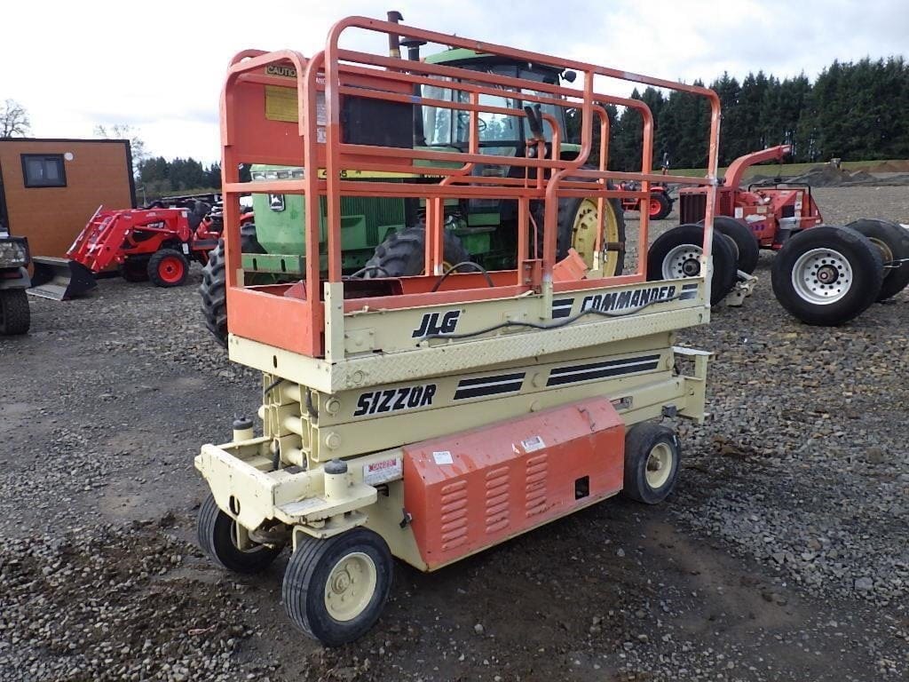 JLG Commander Equipment Image0