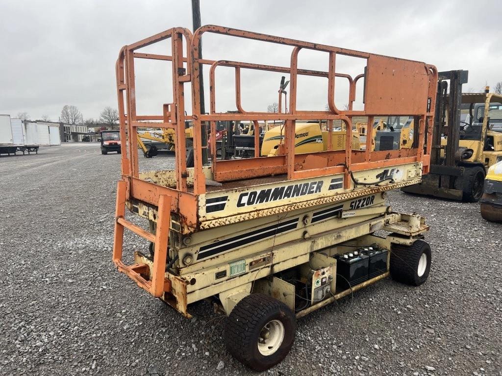 Main image JLG Commander