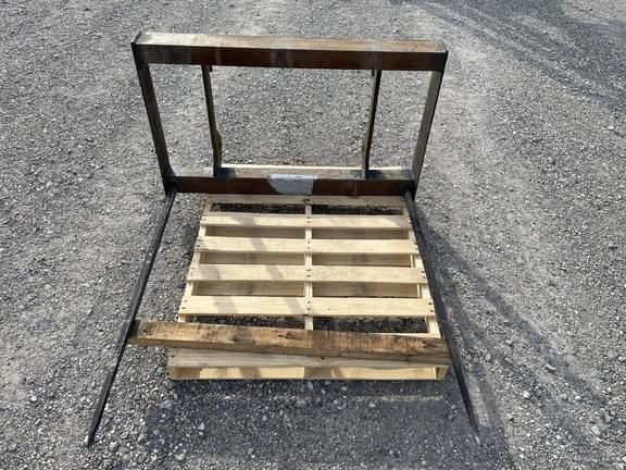 Image of JLG Dual Tine Bale Spear equipment image 2