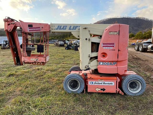 Image of JLG E300AJP equipment image 1