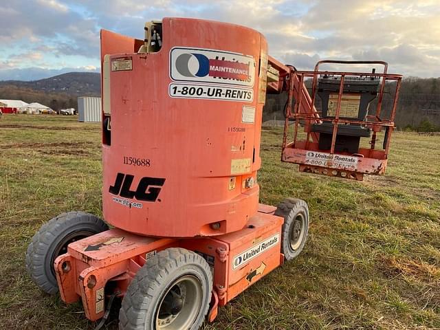 Image of JLG E300AJP equipment image 4