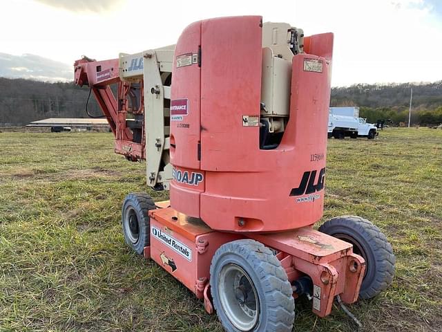 Image of JLG E300AJP equipment image 2