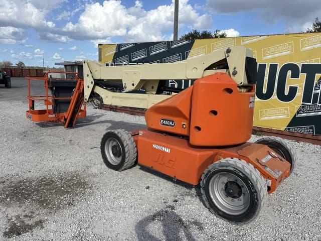 Image of JLG E450AJ equipment image 1