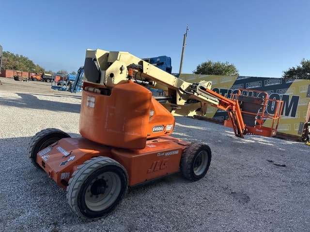Image of JLG E450AJ equipment image 2