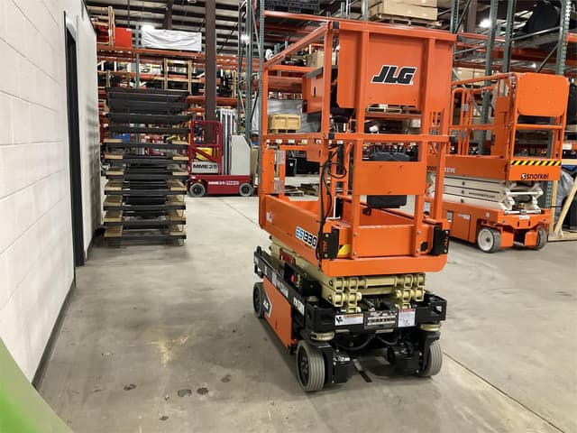 Image of JLG ES1330L equipment image 2