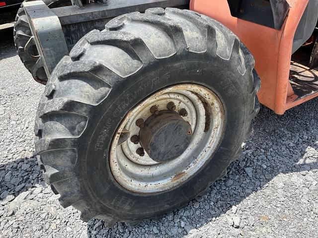Image of JLG G9-43A equipment image 4