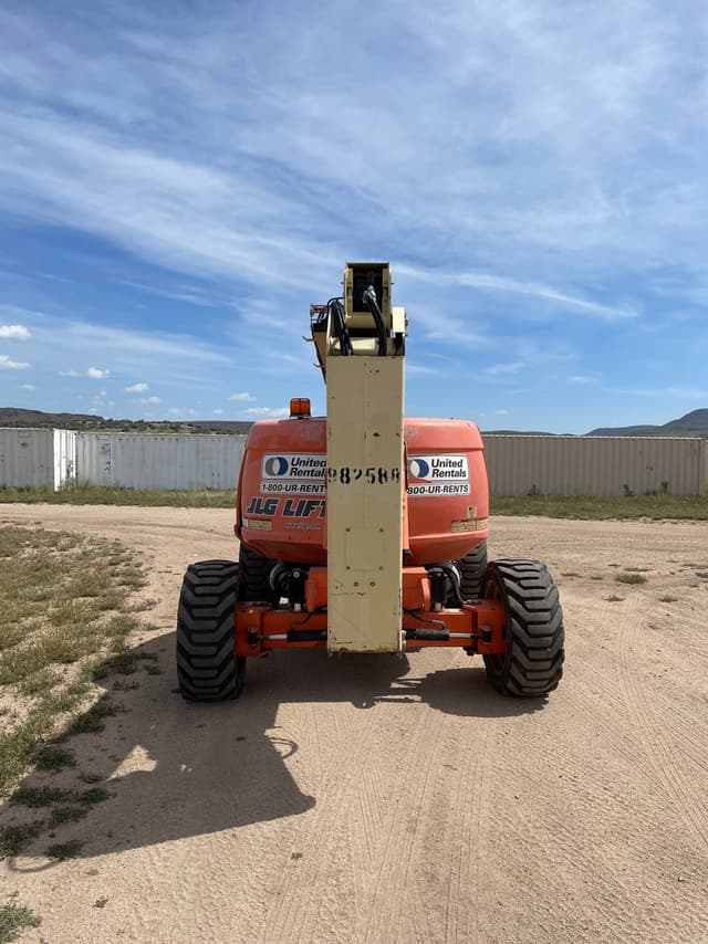 Image of JLG 600AJ equipment image 4