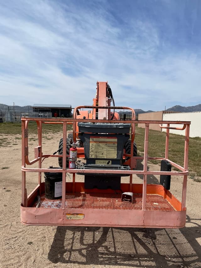Image of JLG 600AJ equipment image 2