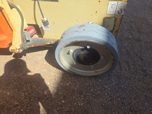 Image of JLG 3246ES equipment image 4