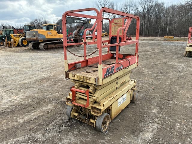 Image of JLG 1932E2 equipment image 4