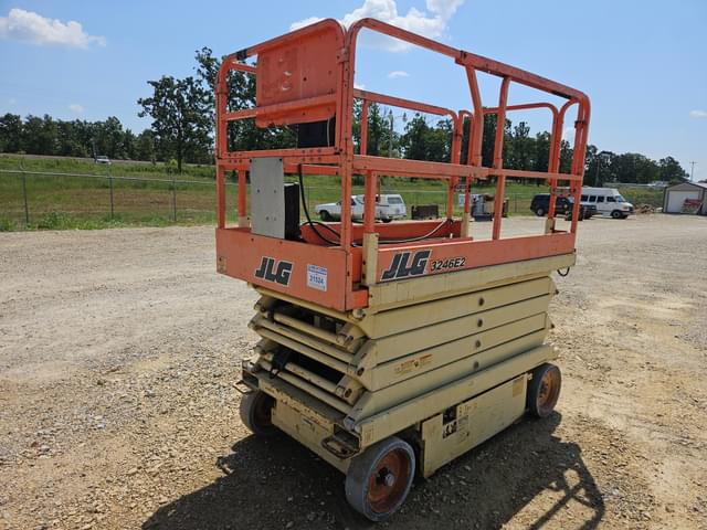 Image of JLG 3246E2 equipment image 4