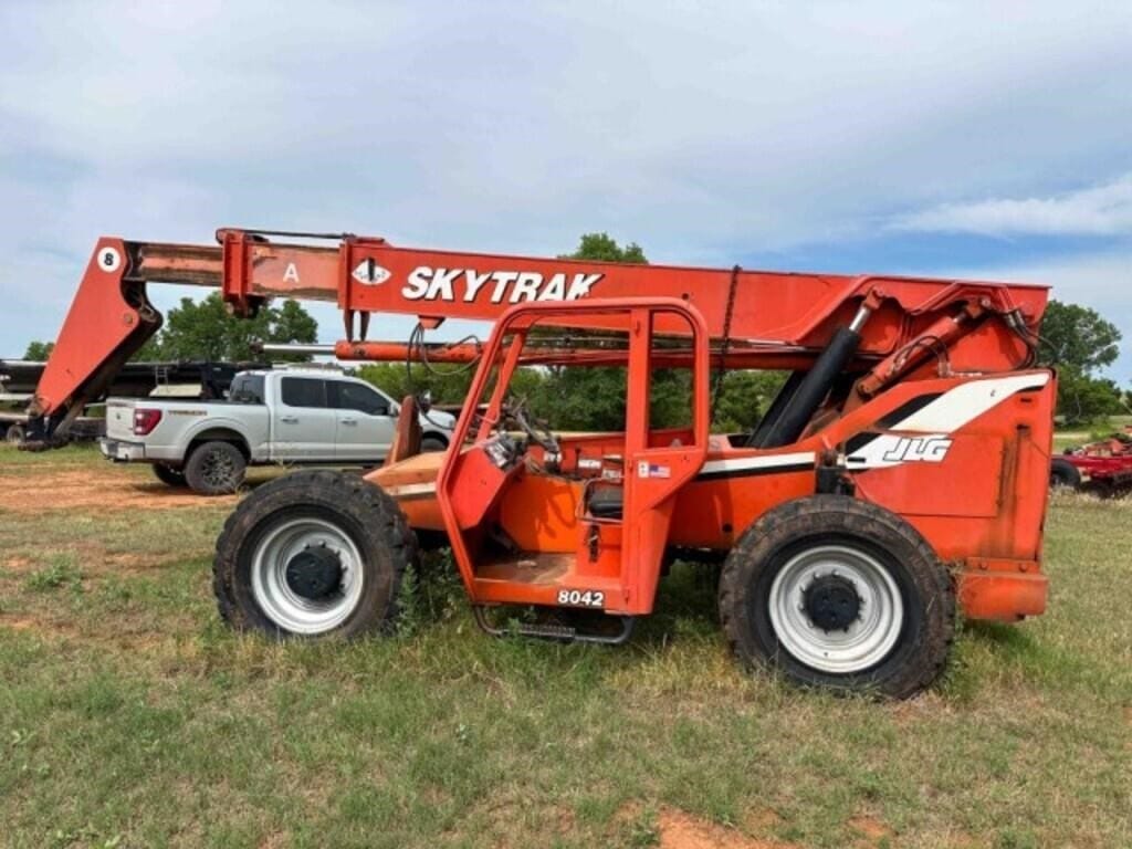 Skytrak 8042 Equipment Image0