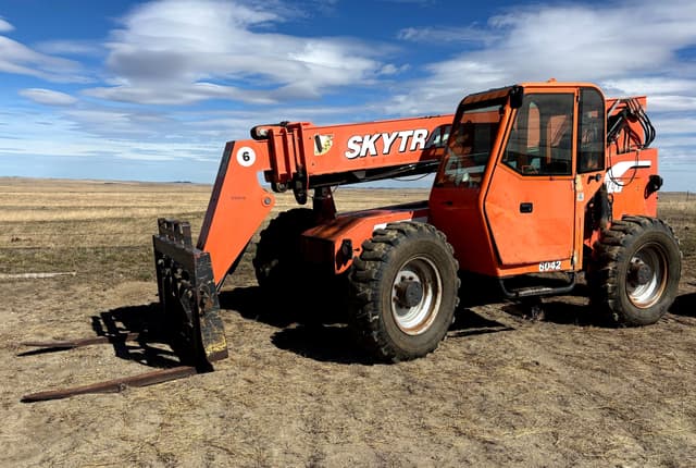 Image of Skytrak 6042 equipment image 1