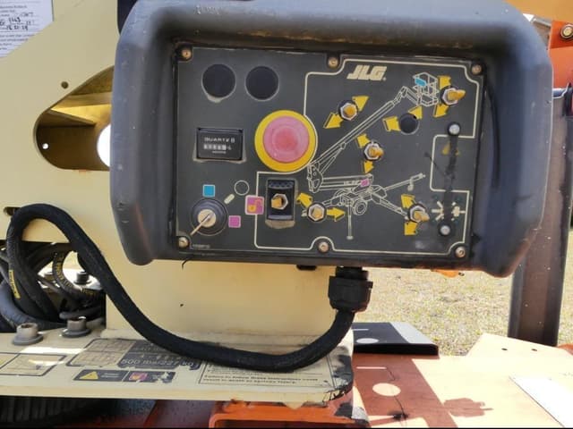 Image of JLG T350 equipment image 3