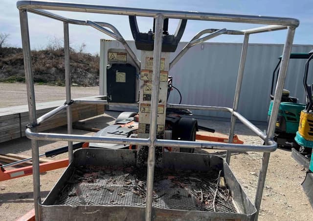 Image of JLG T350 equipment image 4