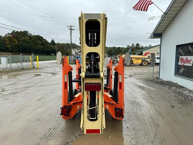 Image of JLG T350 equipment image 4