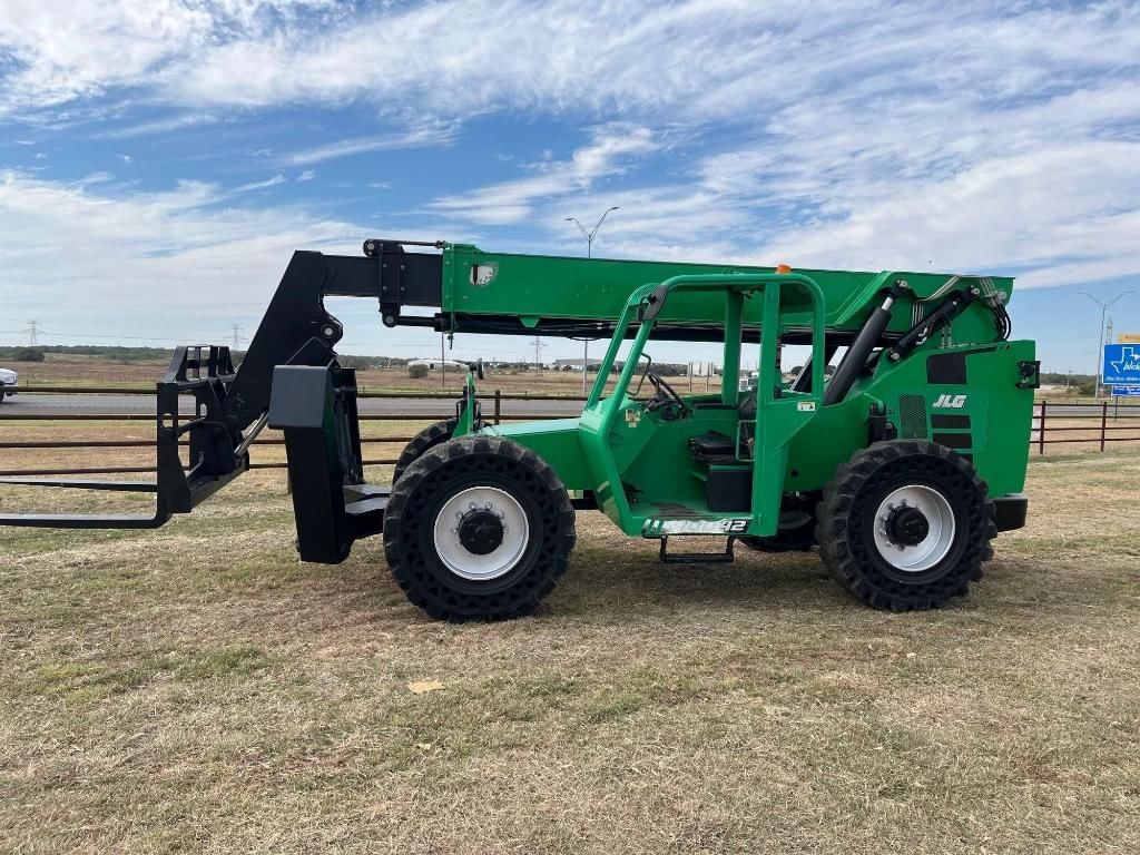 2017 JLG 10042 Equipment Image0