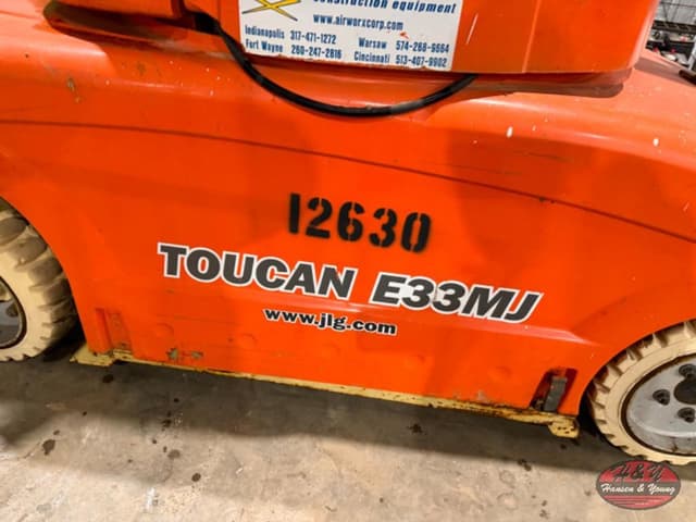 Image of JLG E33MJ equipment image 2