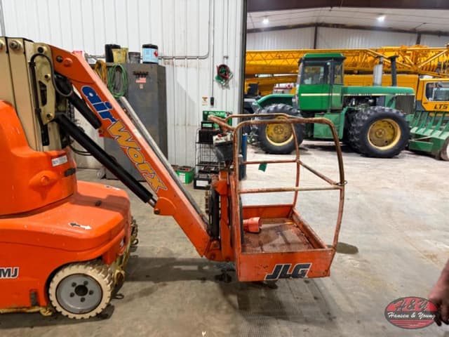 Image of JLG E33MJ equipment image 1