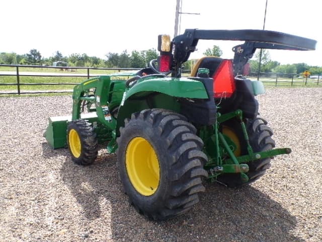 Image of John Deere 3025D equipment image 1