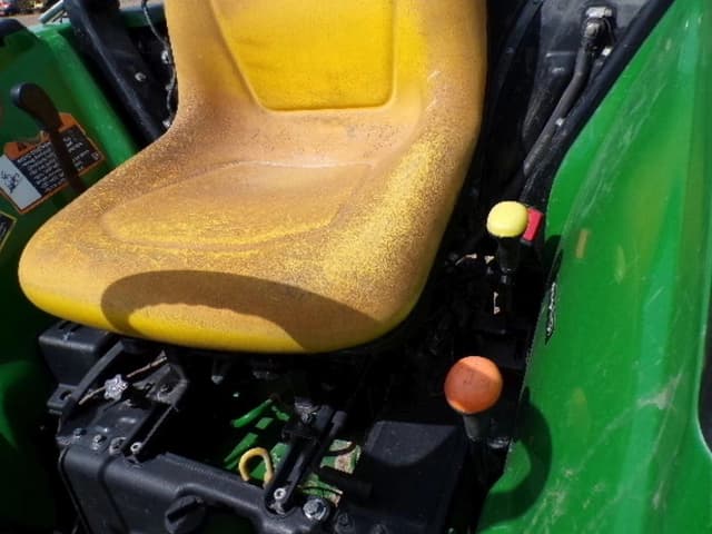 Image of John Deere 3025D equipment image 4