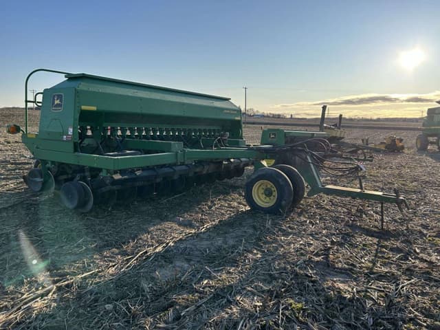 Image of John Deere 1560 equipment image 4