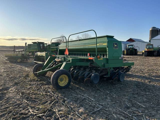 Image of John Deere 1560 equipment image 3