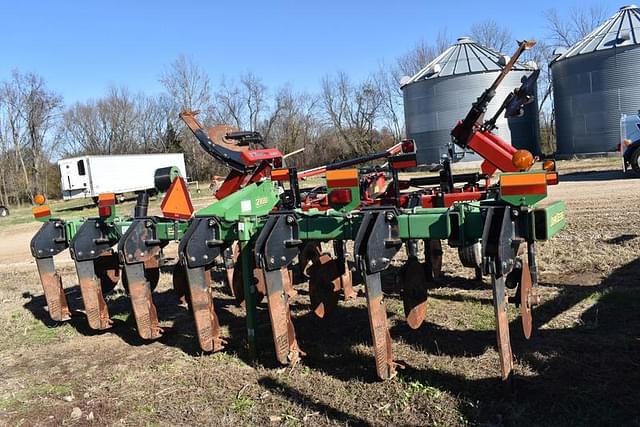 Image of John Deere 2100 equipment image 1