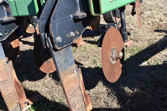 Image of John Deere 2100 equipment image 2