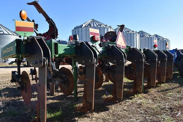 Image of John Deere 2100 equipment image 4