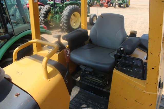 Image of John Deere 450H equipment image 1