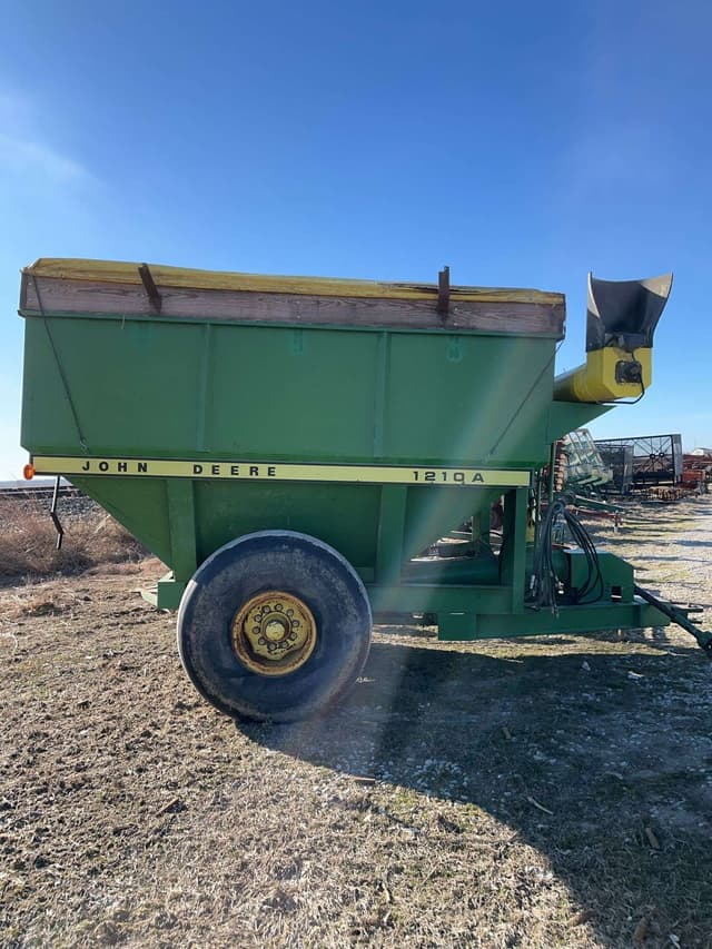 Image of John Deere 1210 equipment image 2