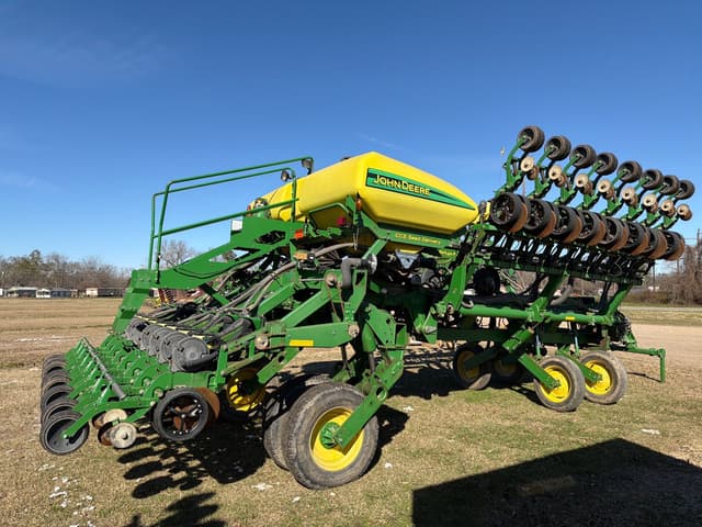 Image of John Deere 1790 equipment image 4