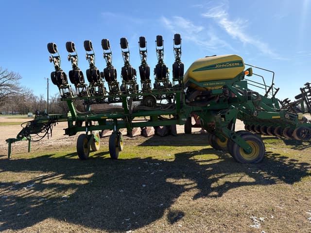 Image of John Deere 1790 equipment image 2