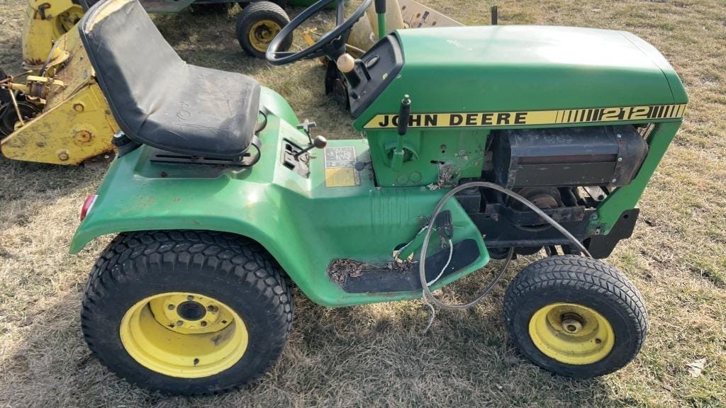Main image John Deere 212