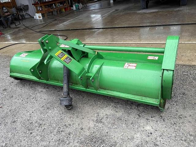 Image of John Deere 390 equipment image 4