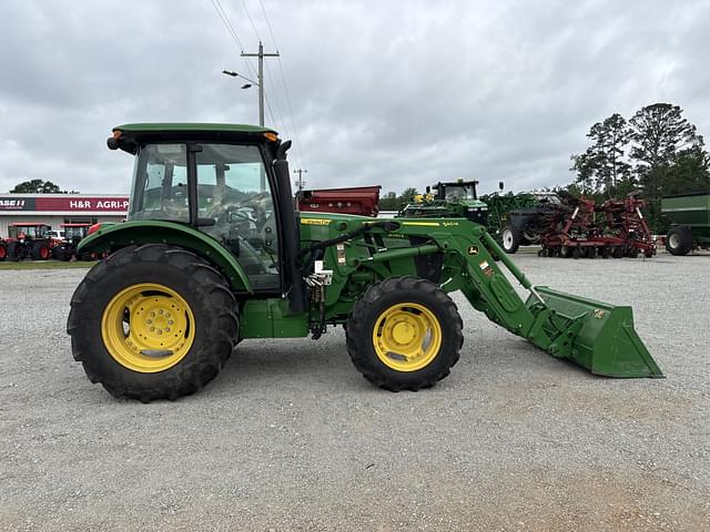 Image of John Deere 5090E equipment image 1