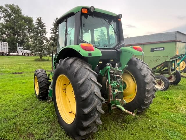 Image of John Deere 7130 equipment image 3