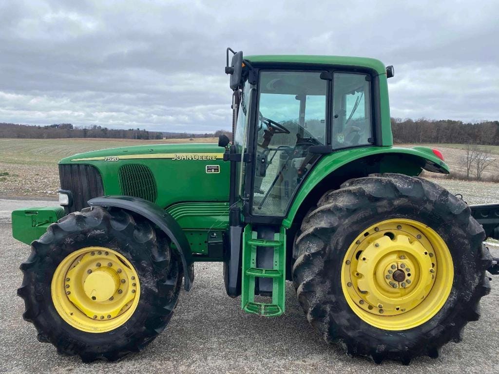 Main image John Deere 7520