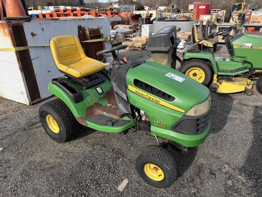 John Deere LA120 Equipment Image0