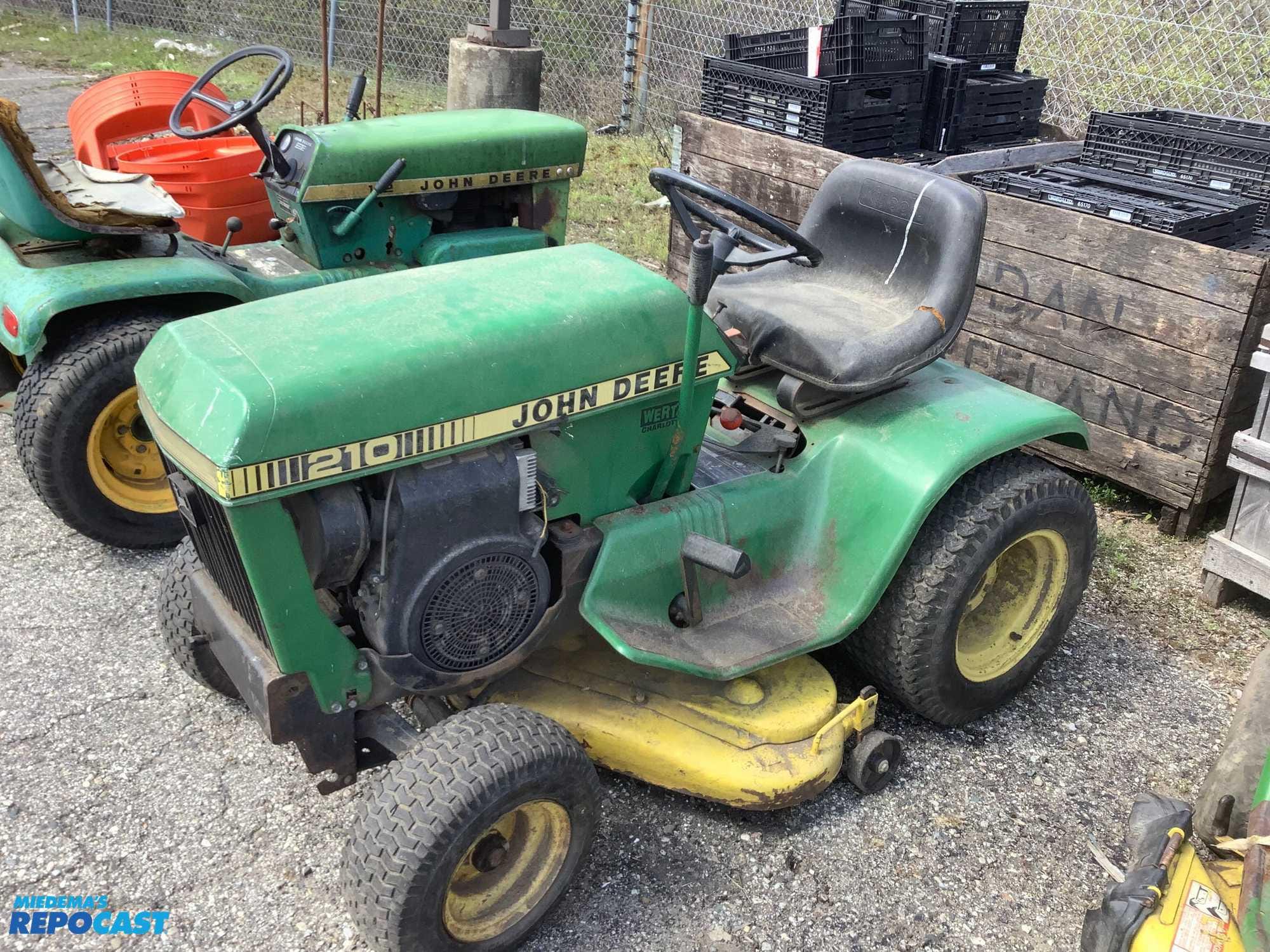 Main image John Deere 210
