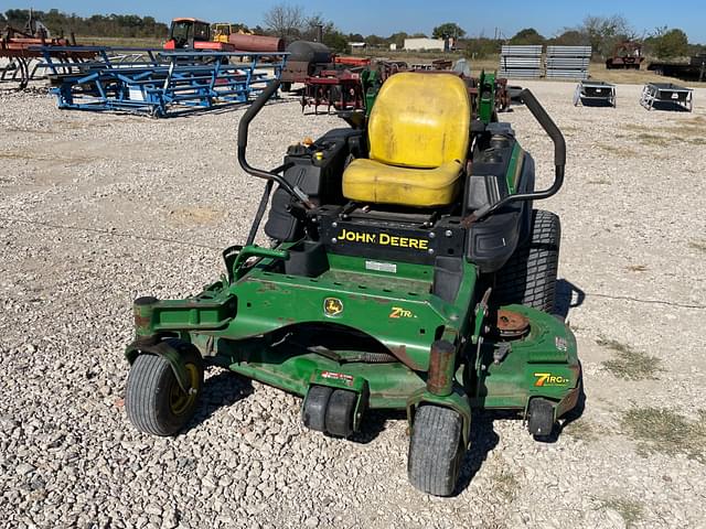 Image of John Deere Z930M equipment image 1