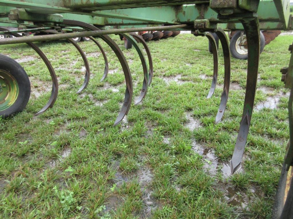Image of John Deere Undetermined Image 1