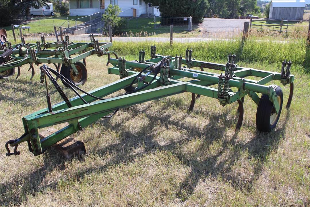 Image of John Deere 100 Primary image