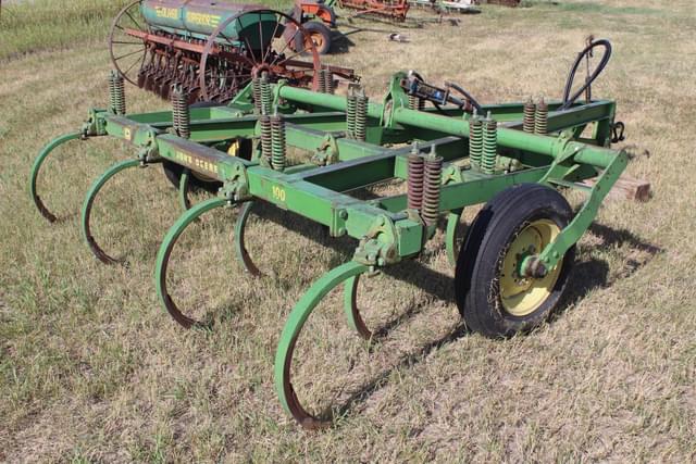 Image of John Deere 100 equipment image 3