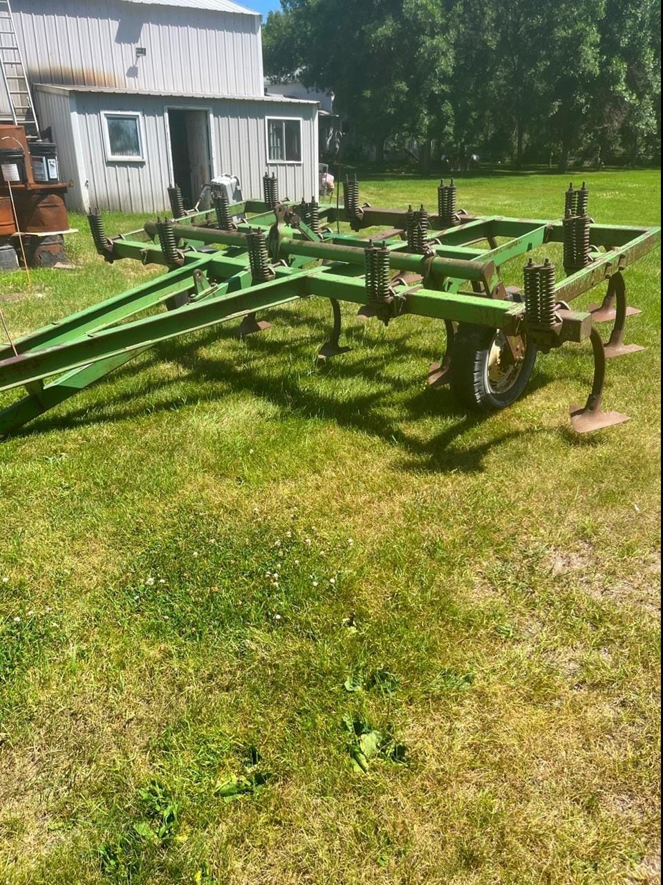 John Deere 100 Equipment Image0