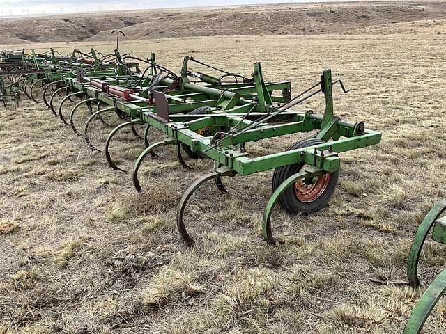 Image of John Deere 100 equipment image 3