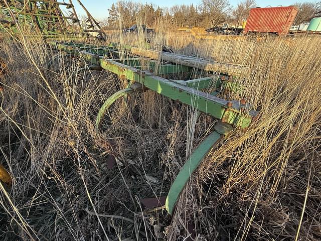 Image of John Deere 100 equipment image 1