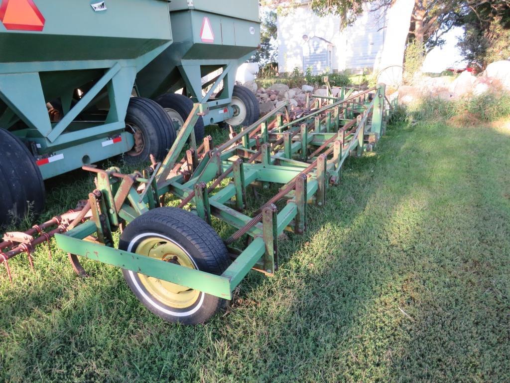 Image of John Deere 100 Image 1