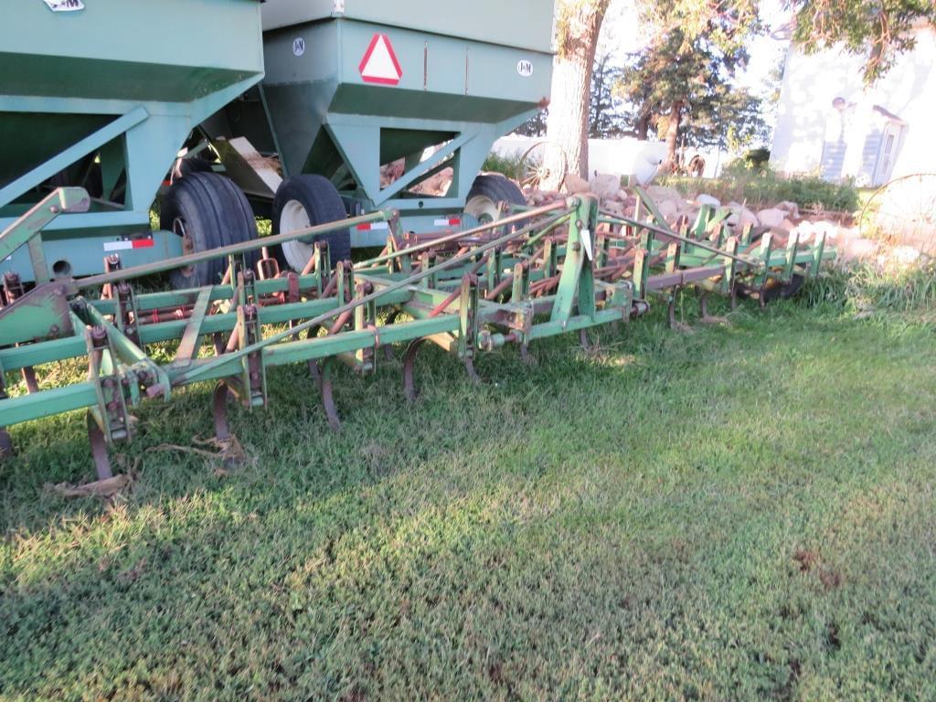 Image of John Deere 100 Image 0